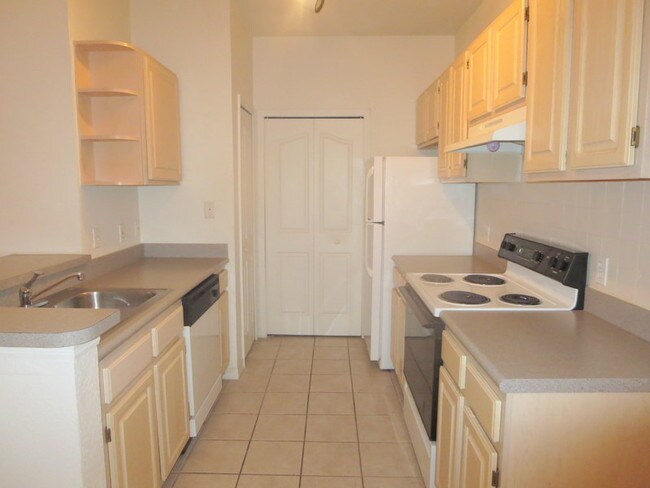 Building Photo - 5821 Legacy Crescent Pl