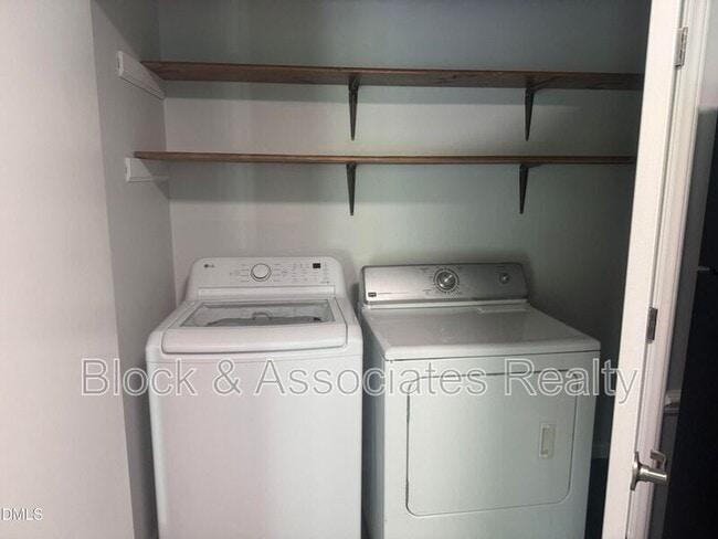 Foto del edificio - 333 Jones Franklin Rd