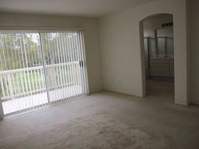 Building Photo - 1084 Calle Tesoro