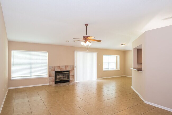 Building Photo - 644 Southern Lily Dr