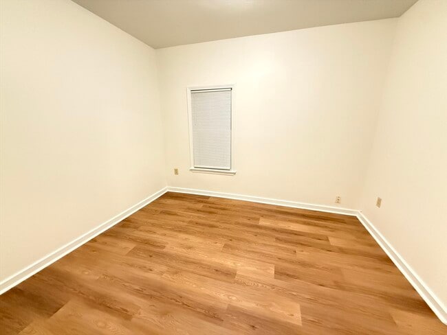 Building Photo - 6 S Ward St