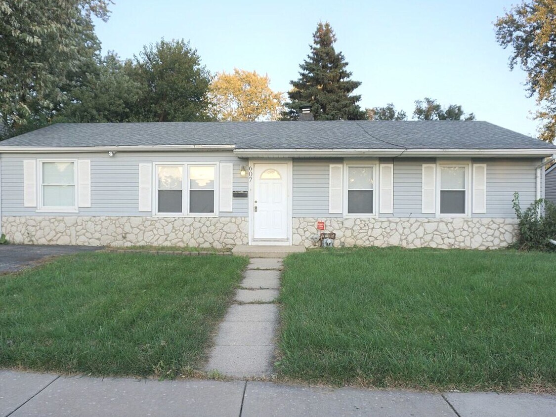 607 Glen Ave, Romeoville, IL 60446 House Rental in Romeoville, IL