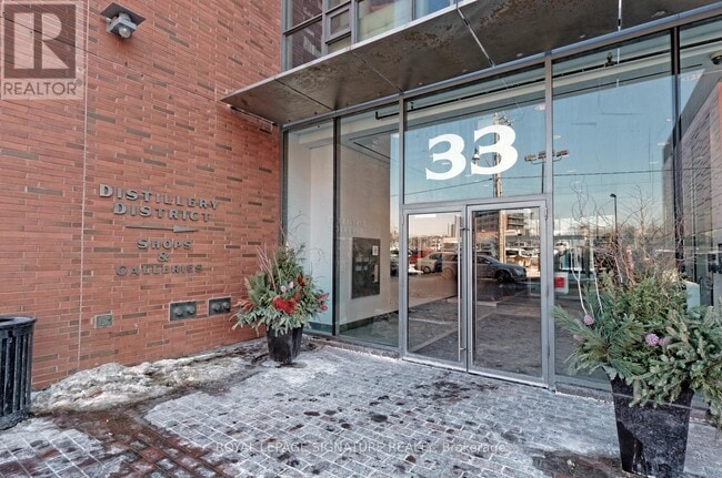 Building Photo - 33-2533 Mill St