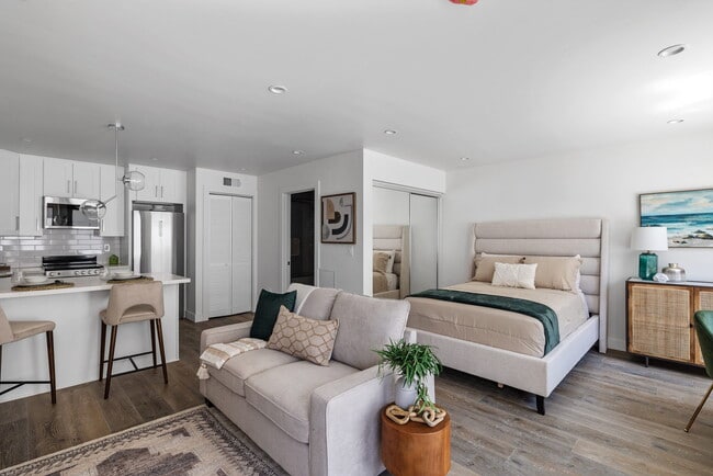 Building Photo - Pacific Apartment Homes at Emerald