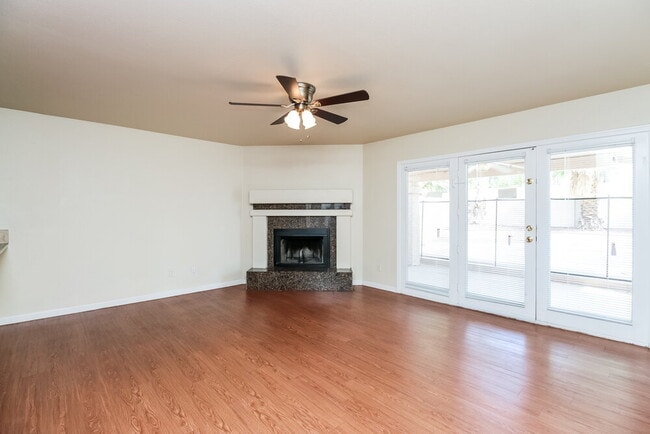 Building Photo - 3422 E Woodland Dr