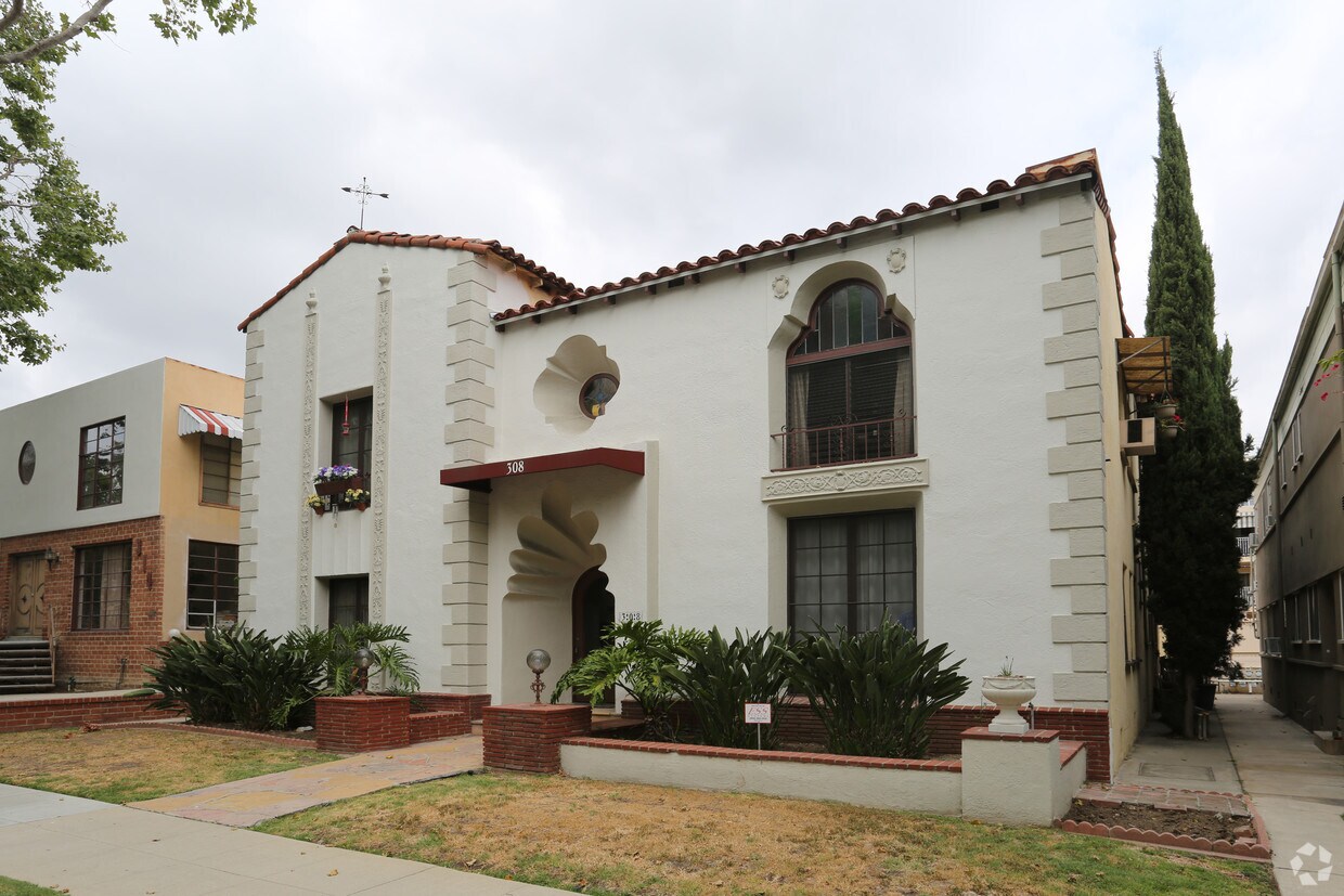 308 N Almont Dr, Beverly Hills, CA 90211 Apartments in Beverly Hills