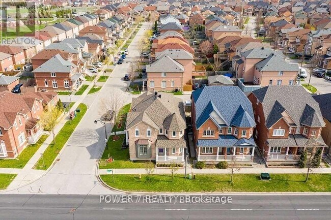 Building Photo - 253 Bur Oak Ave