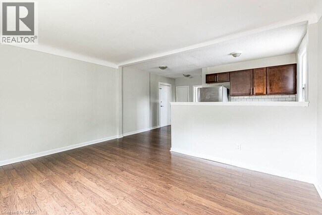 Photo du bâtiment - 118 St Joseph's Dr