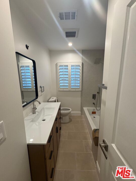 Foto del edificio - 6542 Zelzah Ave