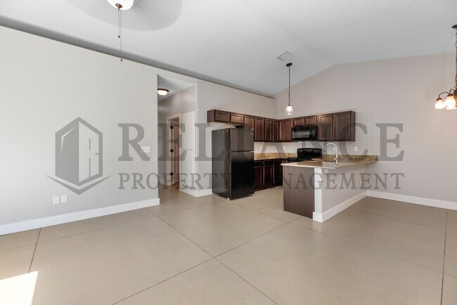 Building Photo - 925 West Onewood Place
