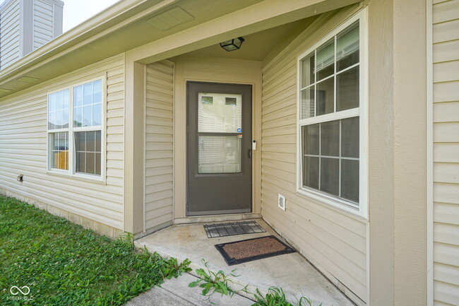 Building Photo - 1723 Farm Meadow Dr