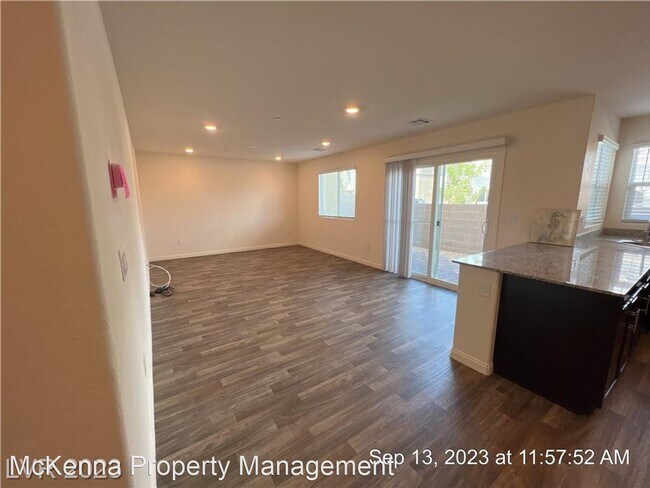 Foto del edificio - 3 br, 2.5 bath House - 2750 Frosted Teal Ave