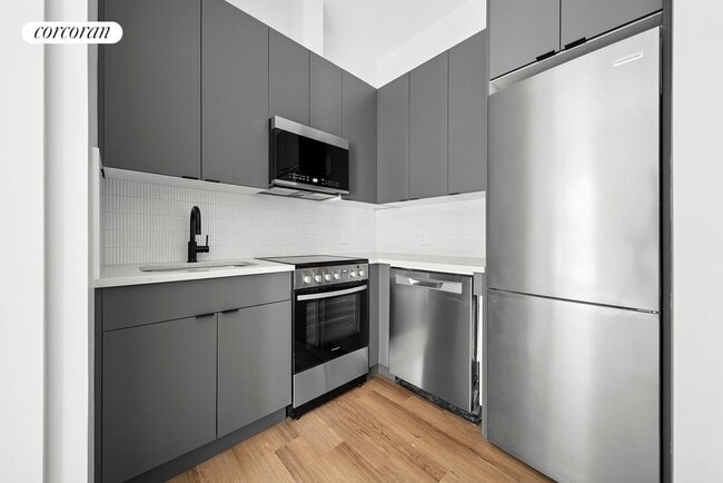 Building Photo - 317 W 51st St