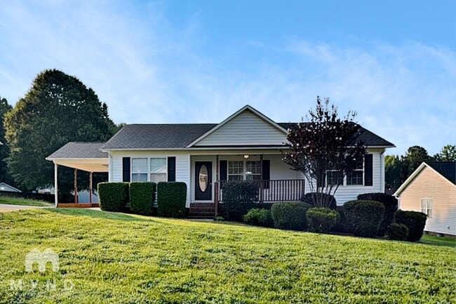Building Photo - 608 Helms Dr