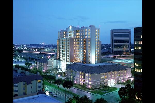 Foto principal - 330 Las Colinas Blvd E