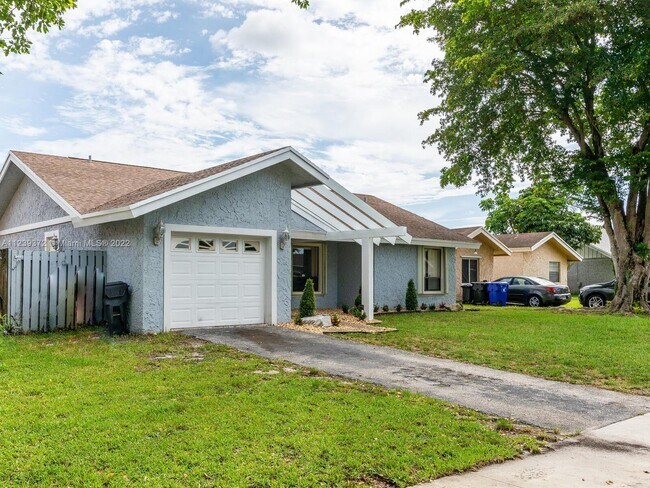 Foto del edificio - 8207 SW 12th Pl