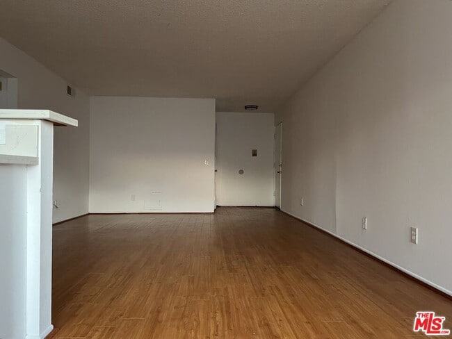 Building Photo - 710 Crenshaw Blvd