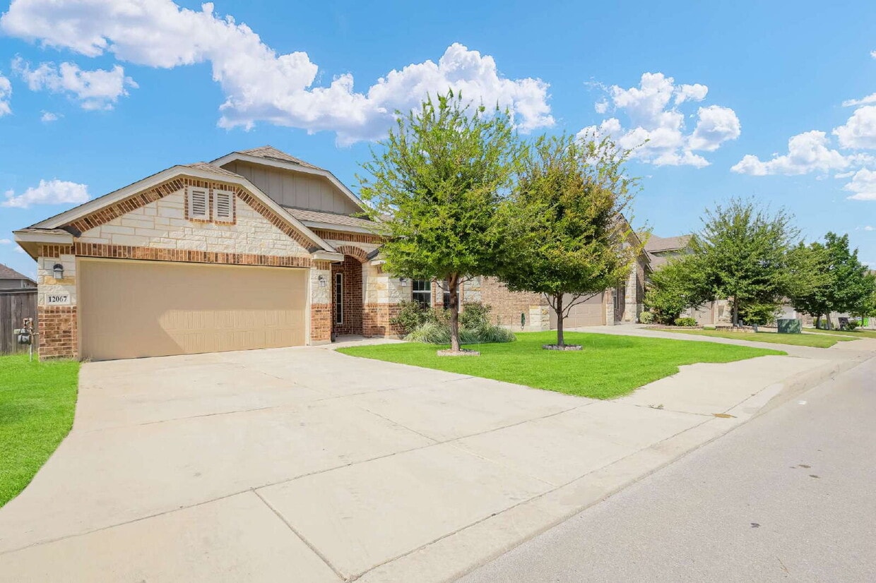 Beautiful 4-Bed, 3-Bath Single-Story Home ... - Beautiful 4-Bed, 3-Bath Single-Story Home ...