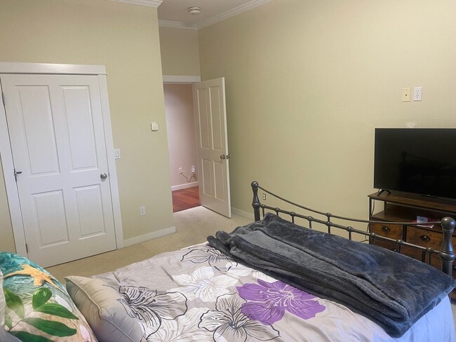 Building Photo - 25 Jefferson Way