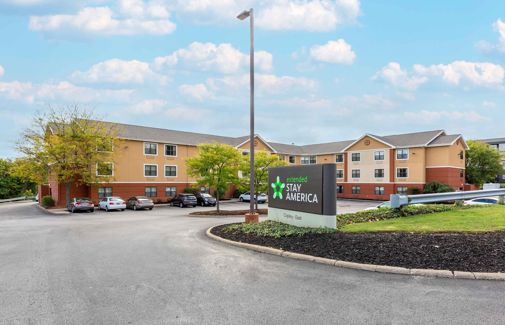 Furnished Studio-Akron - Copley - East – photo 2
