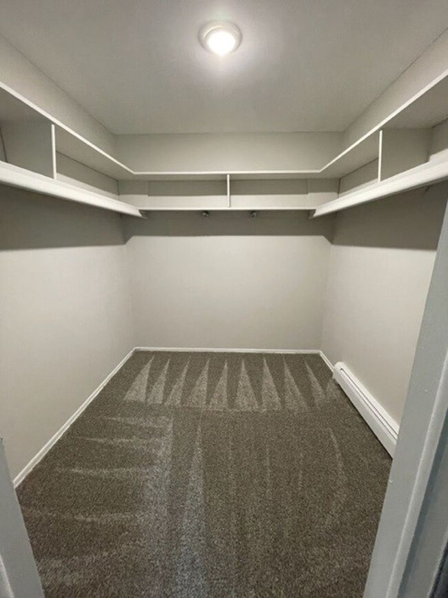 Interior Photo - Kensington Place Apartments