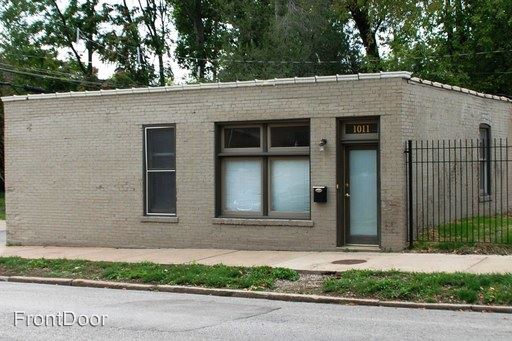 Building Photo - 4400 Chouteau Ave