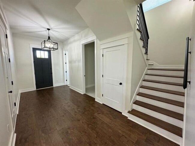 Building Photo - 3541 Sanctuary Dr