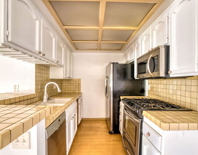 Foto del edificio - 1040 N Gardner St