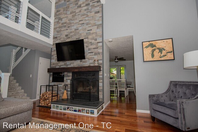 Foto del edificio - 4 br, 2 bath House - 9640 S W Bay Shore Drive
