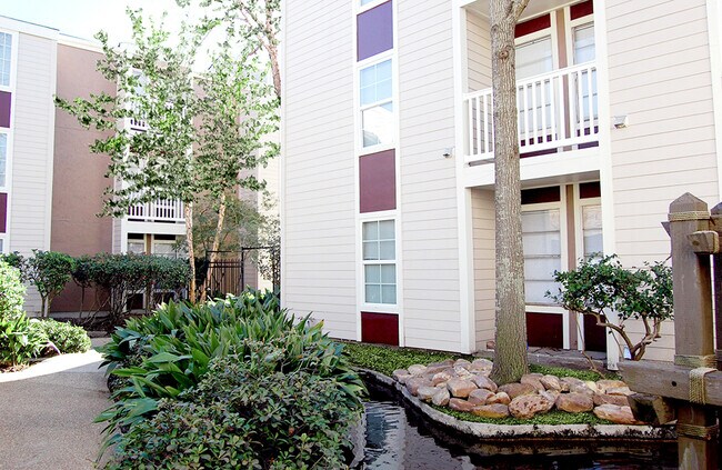 Foto del edificio - Crossroads Apartments