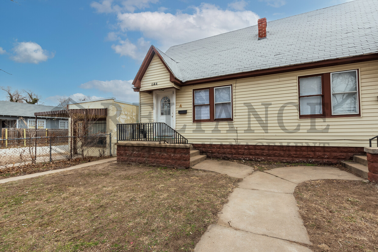 Primary Photo - 1144 S Pattie St