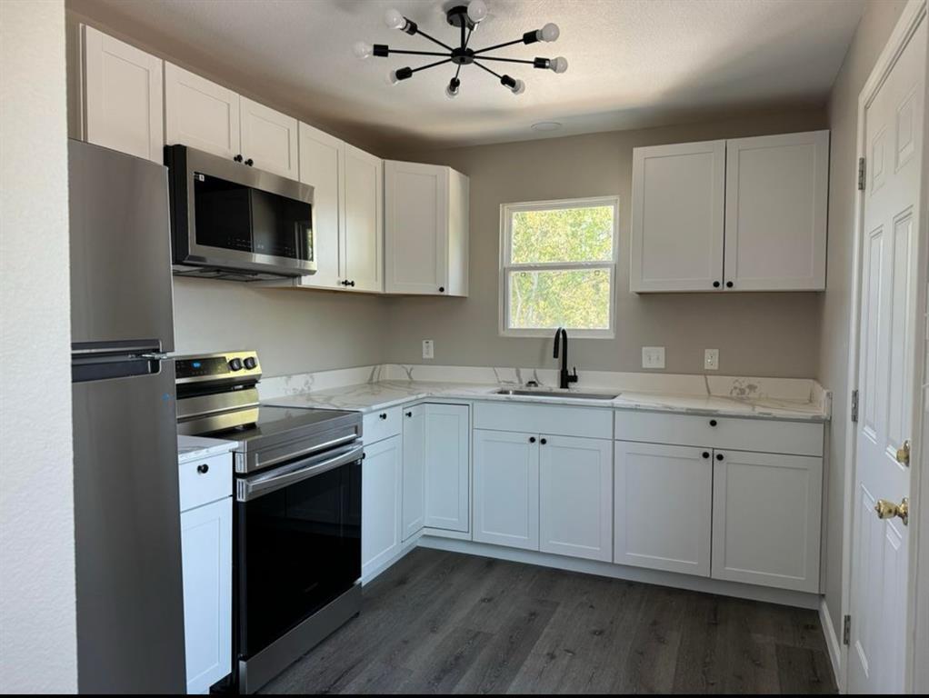 Foto principal - 7301 Sherman St