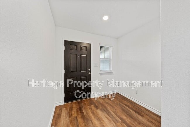 Foto del edificio - 817 Heartseed Ave