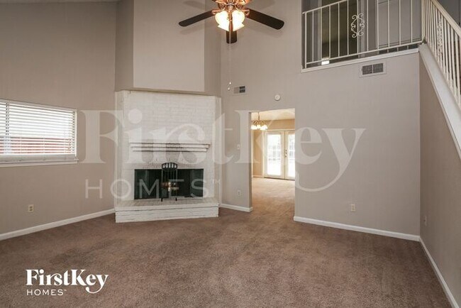 Foto del edificio - 3924 Longstraw Dr