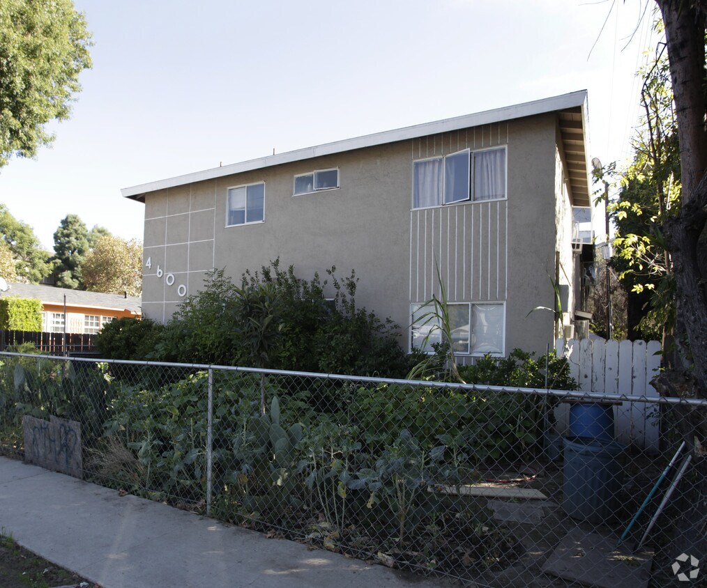 Primary Photo - 4600 Vineland Ave