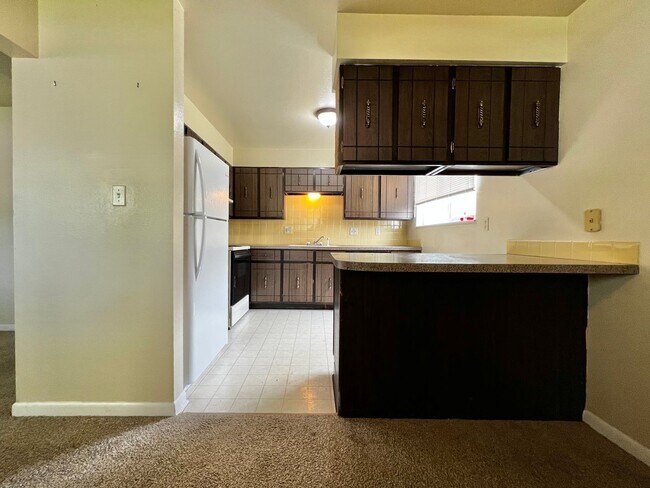 Foto del edificio - **Charming 2-Bedroom Downstairs Unit in Pr...