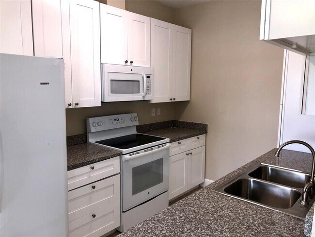 Foto del edificio - 1820 Jacquelyn Dr