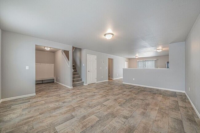 Foto del edificio - 204 Primrose Ln