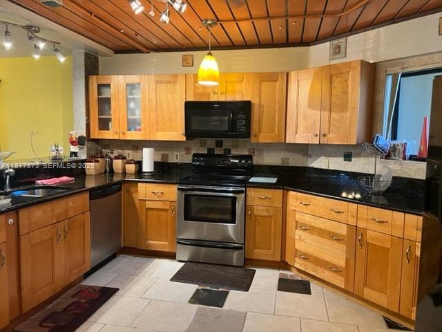 Foto del edificio - 600 Uno Lago Dr