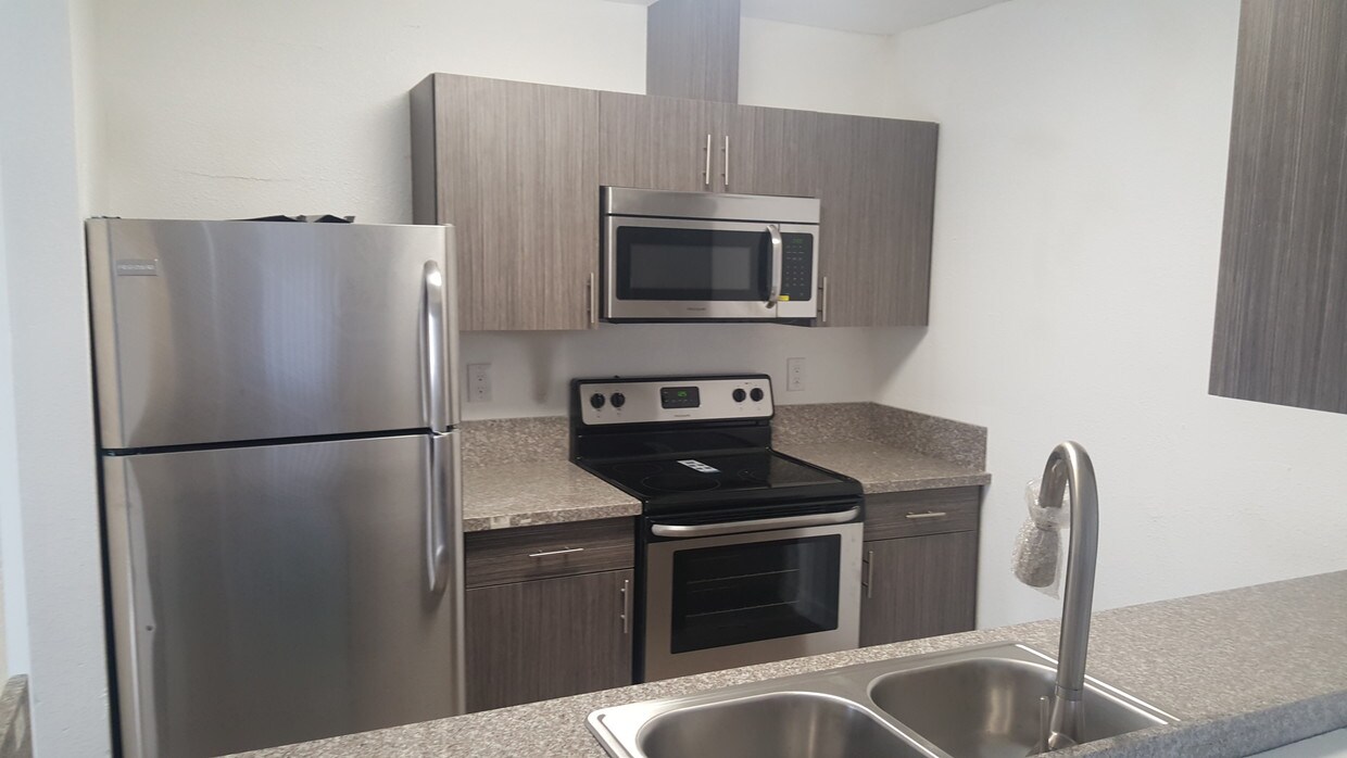 Kitchen - 20615 Vanowen St