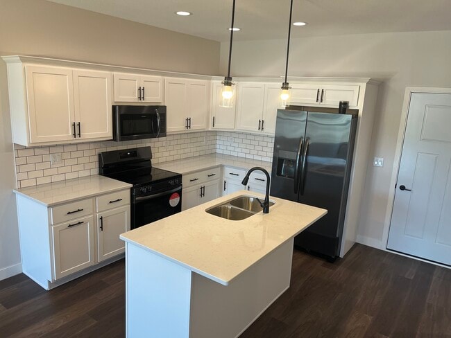 Building Photo - 2432 Roycroft Aly