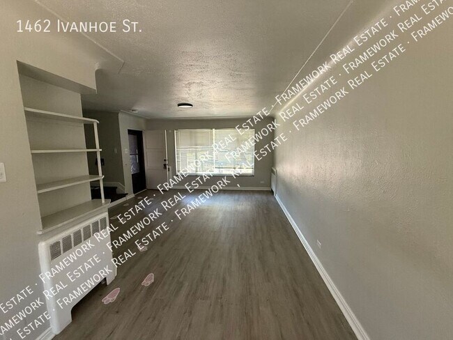 Foto del edificio - 1462 Ivanhoe St