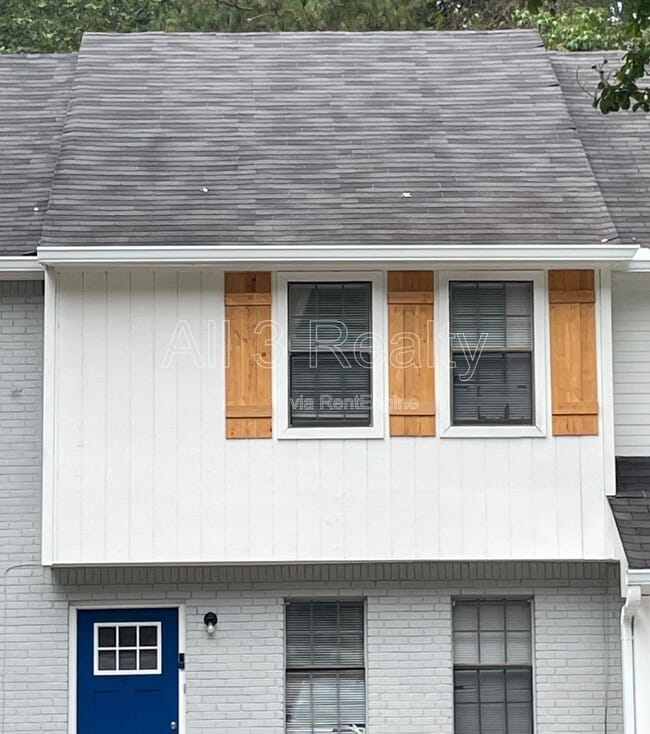 Building Photo - 120 Meadowbrook Ct