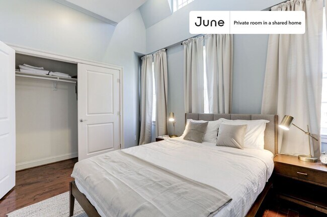 Foto del edificio - Room in Shared 5 bed/3.5 bath home in Capitol Hill