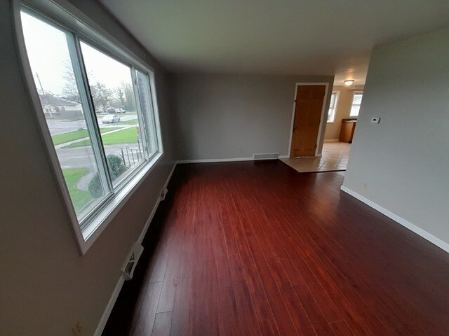 Building Photo - 36 S Bellevue Ave