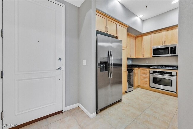Building Photo - 56 E Serene Ave