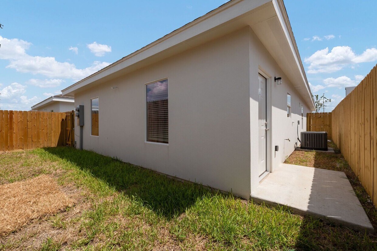 Building Photo - 120 W Diamondhead Ave