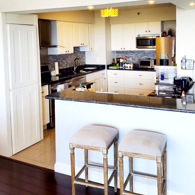 Kitchen - 3713 S George Mason Dr