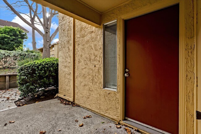 Building Photo - 51 Las Moradas Cir