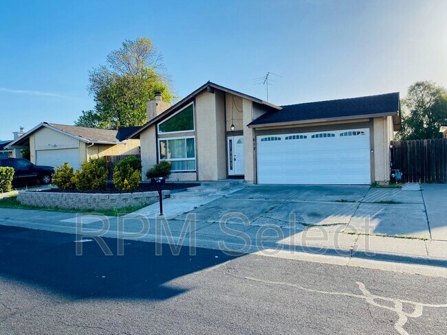 Building Photo - 613 Crane Dr